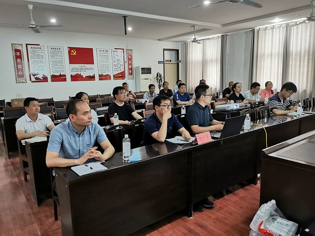 化工镇组织召开村庄规划推进会